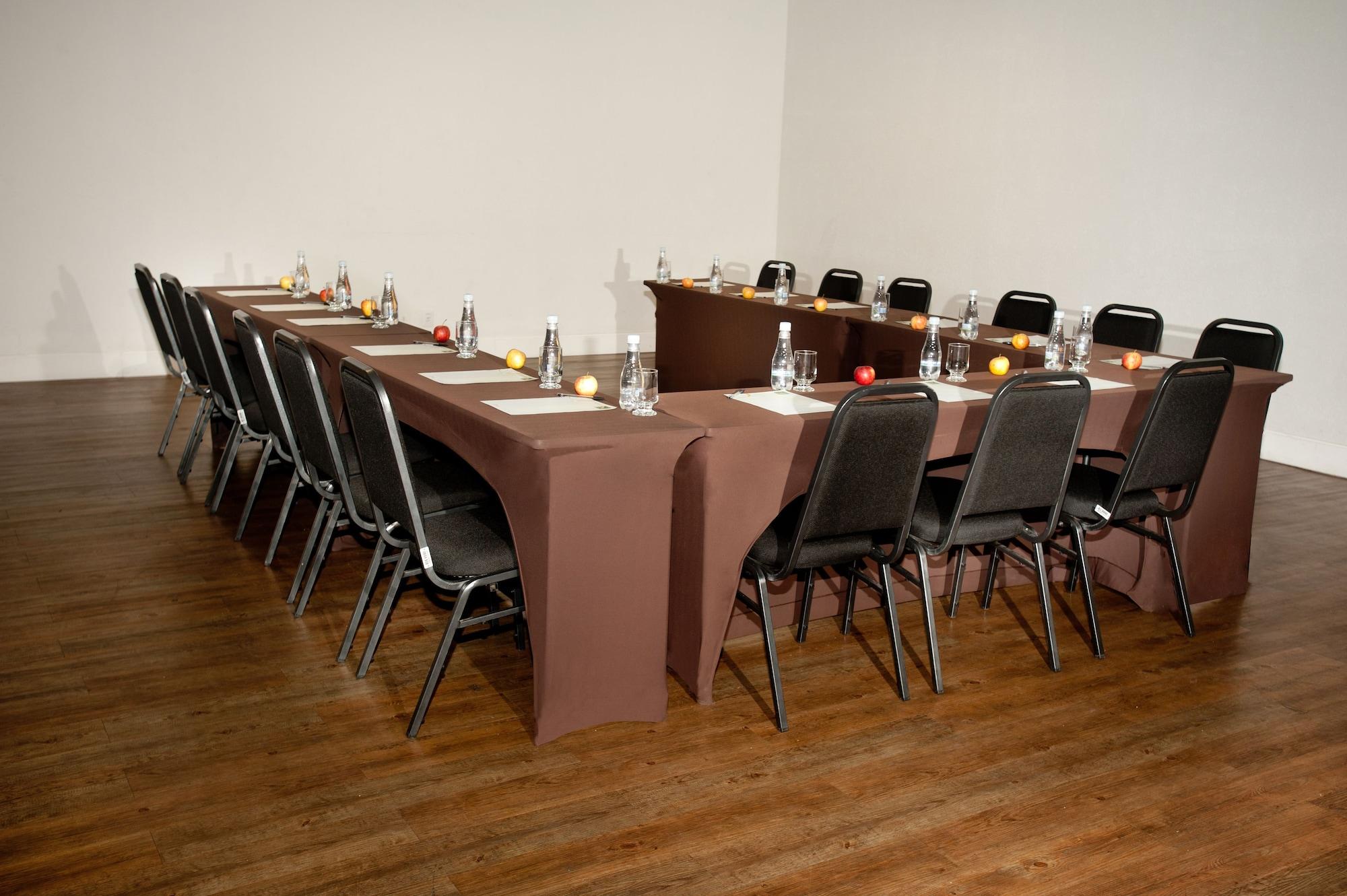 Quality Pampulha & Convention Center 4*